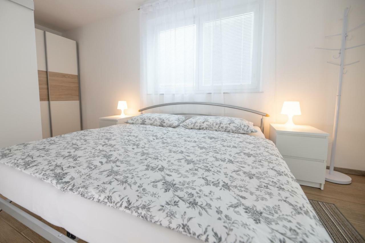 Bed and Breakfast Sobe Meta Brezje Exterior foto